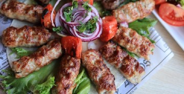 Bagaimana Membuat Makanan Kebab dengan Aroma Oriental